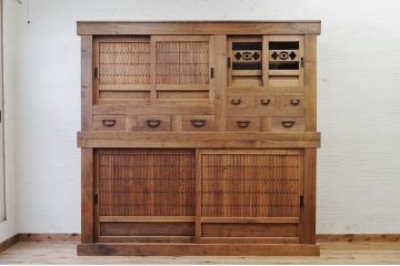 アンティーク家具　特注品　前面総桜材の希少な水屋箪笥