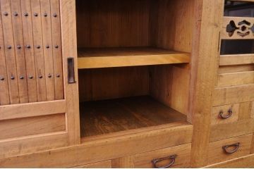 アンティーク家具　特注品　前面総桜材の希少な水屋箪笥