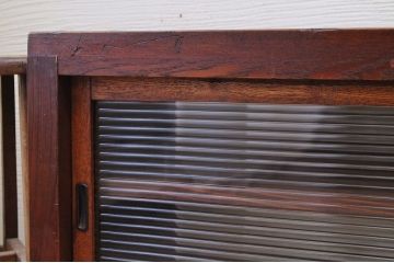 アンティーク家具　天板欅材一枚板　両面ガラスのモールガラス特大ローボード