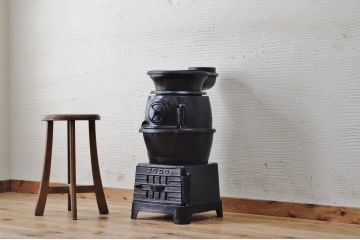 アンティーク雑貨　美品!!古い鋳物ストーブ(2)(フクロク)