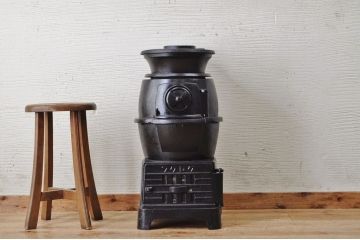 アンティーク雑貨　美品!!古い鋳物ストーブ(2)(フクロク)
