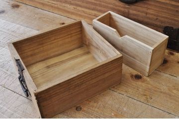 アンティーク家具　明治期　総桐の極厚金具3つ重ね時代箪笥(桐箪笥、桐たんす)