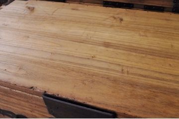 アンティーク家具　明治期　総桐の極厚金具3つ重ね時代箪笥(桐箪笥、桐たんす)