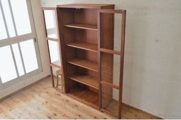 アンティーク家具　古い木のシンプルな本箱(収納棚)