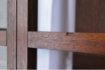 アンティーク家具　古い木のシンプルな本箱(収納棚)