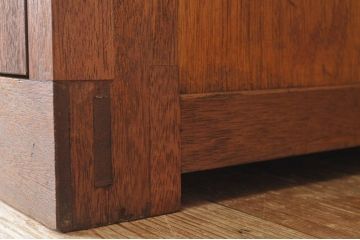 アンティーク家具　古い木のシンプルな本箱(収納棚)