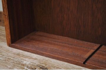 アンティーク家具　古い木の薄型飾り棚(DVDラック)5