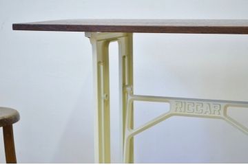 白いペイントのかわいいリメイクミシンテーブル(RICCAR)作業台