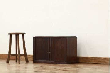 アンティーク家具　アンティーク　シャッター扉の造りの良いナラ材書類棚(収納棚蛇腹)