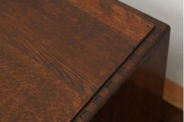 アンティーク家具　アンティーク　シャッター扉の造りの良いナラ材書類棚(収納棚蛇腹)
