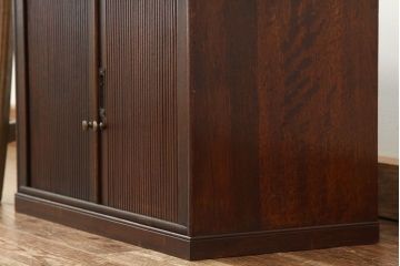アンティーク家具　アンティーク　シャッター扉の造りの良いナラ材書類棚(収納棚蛇腹)