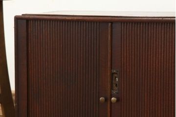 アンティーク家具　アンティーク　シャッター扉の造りの良いナラ材書類棚(収納棚蛇腹)
