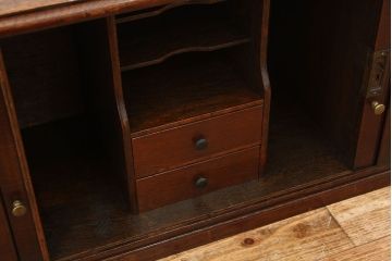 アンティーク家具　アンティーク　シャッター扉の造りの良いナラ材書類棚(収納棚蛇腹)