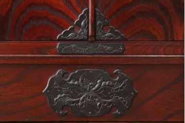 中古　伝統工芸岩谷堂箪笥　高級キャビネット(収納棚・本棚・ブックケース)