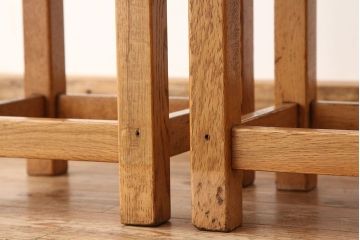 レトロ家具　昭和レトロ　古い学校の無垢材角スツール2脚セット(4)