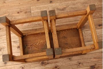 レトロ家具　昭和レトロ　古い学校の無垢材角スツール2脚セット(4)
