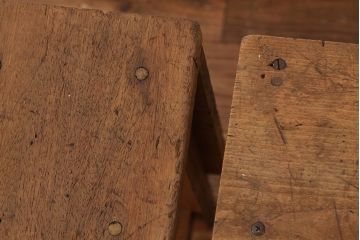 レトロ家具　昭和レトロ　古い学校の無垢材角スツール2脚セット?