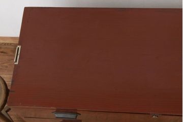 アンティーク家具　アンティーク　重厚なアイアンスタンド付き3杯ローチェスト(鉄脚、引き出し、箪笥)