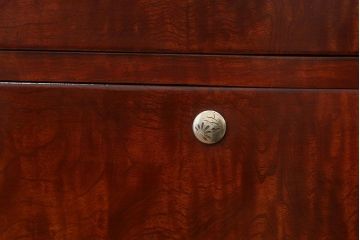 アンティーク家具　アンティーク　重厚なアイアンスタンド付き3杯ローチェスト(鉄脚、引き出し、箪笥)