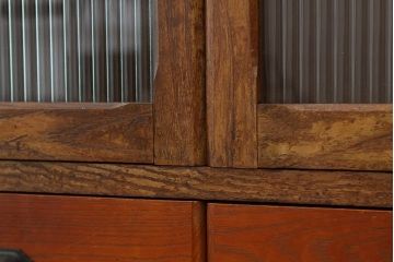 レトロ家具　アンティーク　モールガラス入りレトロな本箱(収納棚)