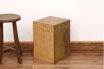 レトロ家具　昭和レトロ　古いナラ材のシンプルな5杯小引き出し(アンティーク)