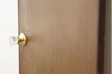 昭和レトロ　古いアパートのドア(2)(扉)