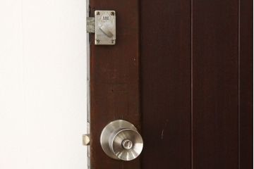 昭和レトロ　大振りなペイントダイヤガラスドア1枚(扉・加工跡有)
