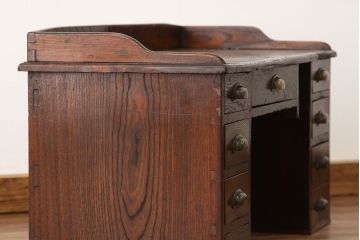 アンティーク家具　大正ロマン　総欅!古い欅材の使い込まれた帳場机(文机・両袖机)