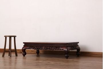 レトロ家具　昭和レトロ　古い唐木の彫刻座卓(テーブル)