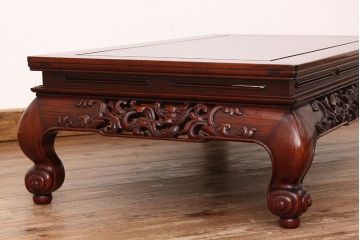 レトロ家具　昭和レトロ　古い唐木の彫刻座卓(テーブル)
