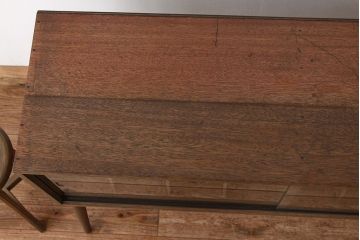 アンティーク家具　アンティーク　古い木の脚付きキャビネット?(収納棚・レコードケース)