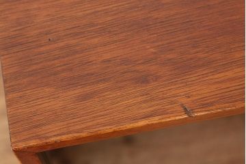 アンティーク家具　アンティーク　古い木の脚付きキャビネット(収納棚・レコードケース)