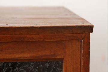 アンティーク家具　アンティーク　古い木のシンプルな脚付き下駄箱(収納棚)