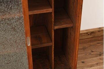 アンティーク家具　アンティーク　古い木のシンプルな脚付き下駄箱(収納棚)