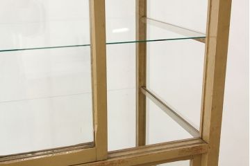 レトロ家具　昭和レトロ　可愛いデザイン!ペンキの剥げた縦型ガラスケース(ショーケース)