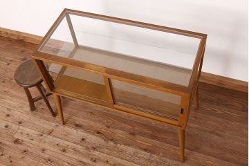 レトロ家具　昭和レトロ　脚付きアンティークガラスケース(ショーケース)