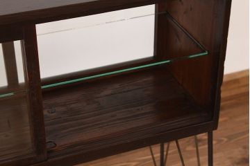 アンティーク家具　アンティーク　素敵な雰囲気!古い木の鉄脚ガラスケース(ショーケース)