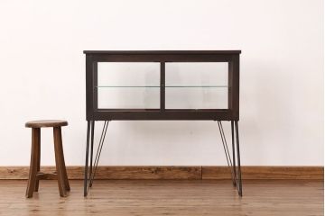 アンティーク家具　アンティーク　素敵な雰囲気!古い木の鉄脚ガラスケース(ショーケース)