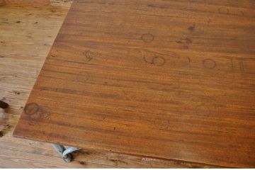 レトロ家具　昭和レトロ 子供用8脚格納スツール付き鉄脚テーブル作業台