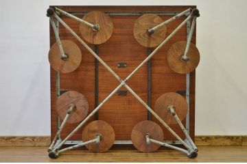 レトロ家具　昭和レトロ 子供用8脚格納スツール付き鉄脚テーブル作業台