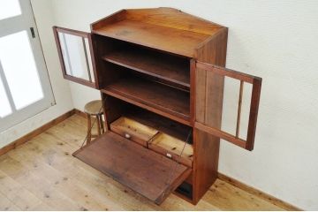 アンティーク家具　古い木の大振りなライティングビューロー