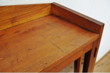 アンティーク家具　古い木の大振りなライティングビューロー