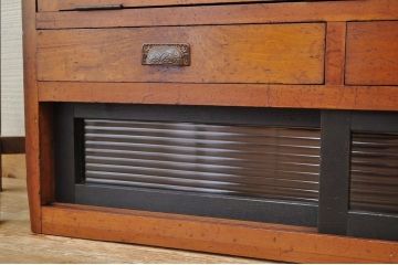 アンティーク家具　古い木の大振りなライティングビューロー