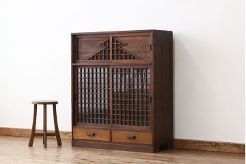 アンティーク家具　アンティーク　素敵なデザイン!格子引き戸の結霜ガラス下駄箱(収納棚)