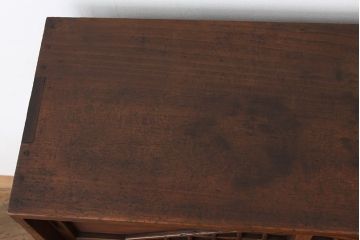 アンティーク家具　アンティーク　素敵なデザイン!格子引き戸の結霜ガラス下駄箱(収納棚)