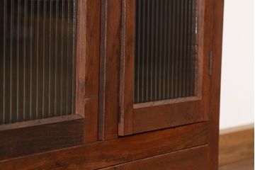 アンティーク家具　アンティーク　古い木のモールガラス　大ぶりな下駄箱(収納棚)
