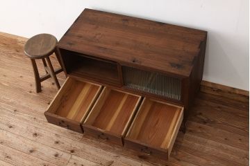 アンティーク家具　アンティーク　古い木のモールガラス鉄脚ローボード(収納棚)