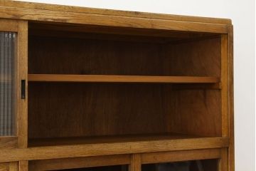 レトロ家具　アンティーク　レトロなデザインの銀モールガラス食器棚(収納棚・水屋タンス)