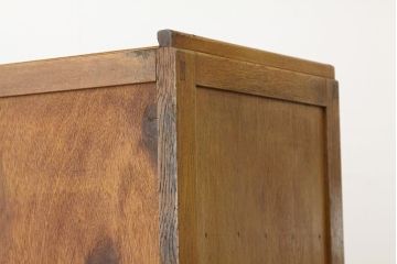 レトロ家具　アンティーク　レトロなデザインの銀モールガラス食器棚(収納棚・水屋タンス)