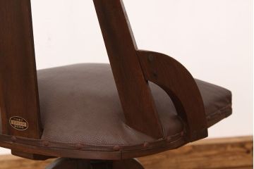 アンティーク家具　アンティーク　素敵なデザイン!回転椅子(ドクターチェア)